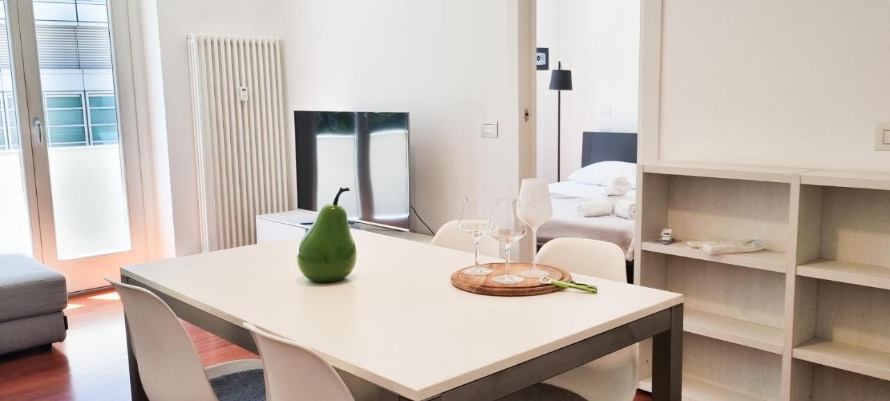 밀라노 Joivy Superb Flat, 2 Balconies & Skyscrapers View 아파트 외부 사진
