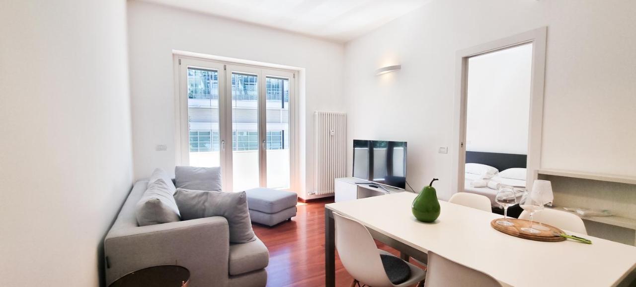 밀라노 Joivy Superb Flat, 2 Balconies & Skyscrapers View 아파트 외부 사진