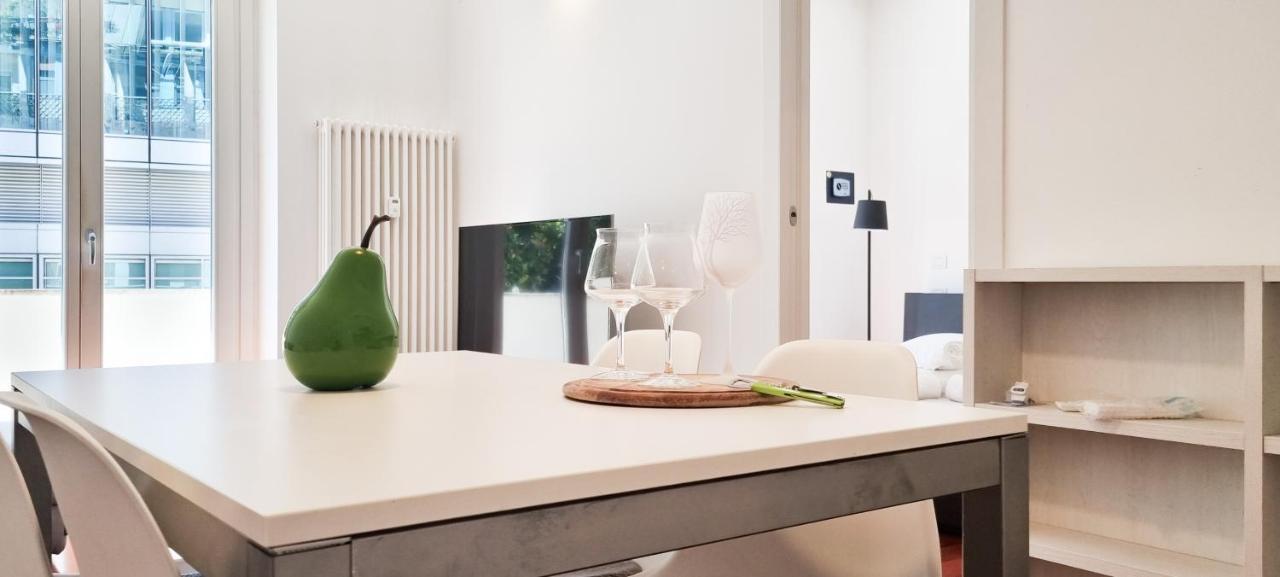 밀라노 Joivy Superb Flat, 2 Balconies & Skyscrapers View 아파트 외부 사진