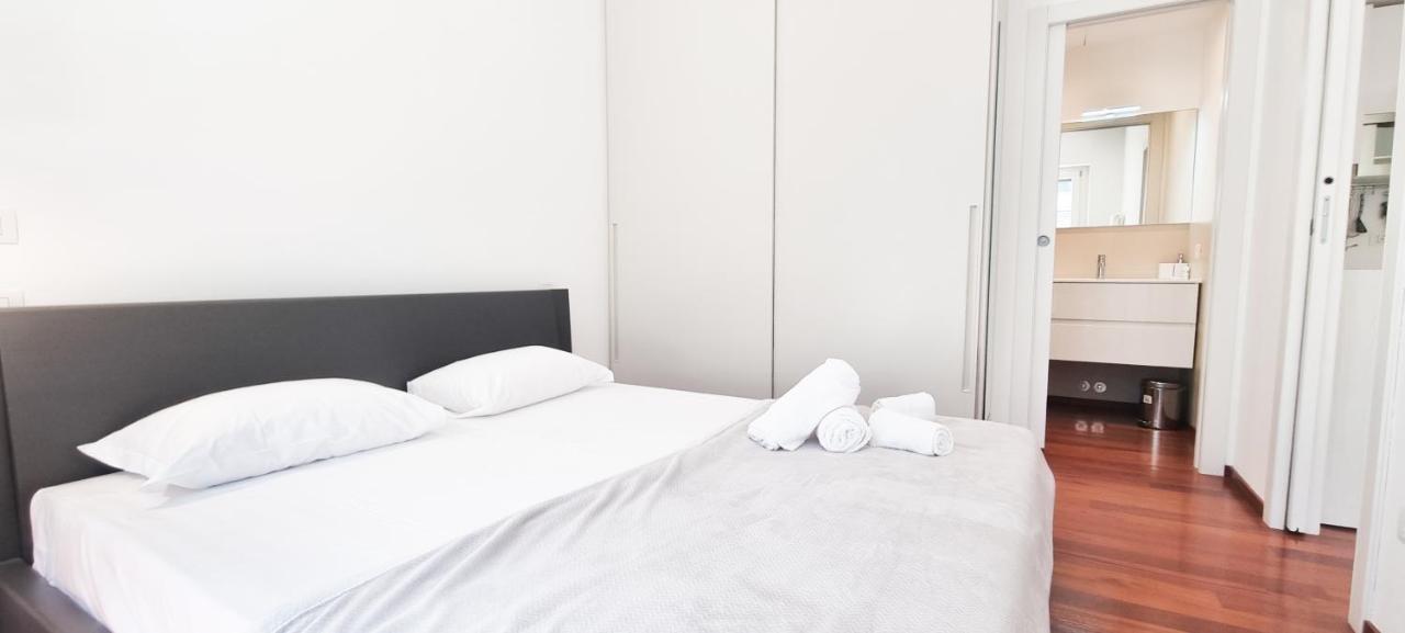 밀라노 Joivy Superb Flat, 2 Balconies & Skyscrapers View 아파트 외부 사진