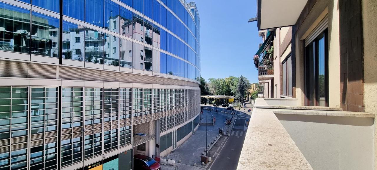 밀라노 Joivy Superb Flat, 2 Balconies & Skyscrapers View 아파트 외부 사진